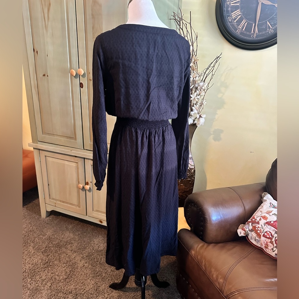 Basic Black Dress - Picture 5 of 6